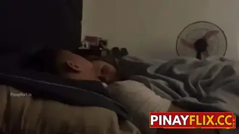 Malamig Kaya Nagtago Sila sa Kumot