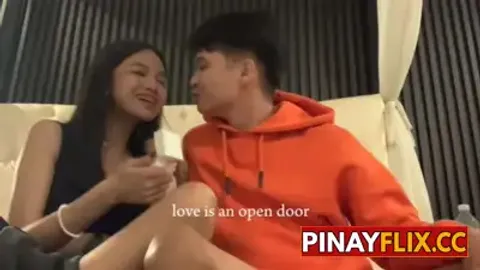 Binigyan Muna ng Singsing Bago Patikman ng Saging