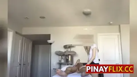 Biglang Naglabas ng Tite Habang Minamasahe