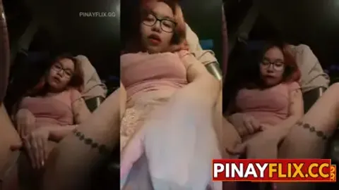 Magfinger Ang Pampalipas Oras ni Lady Driver Habang Naghihintay ng Booking